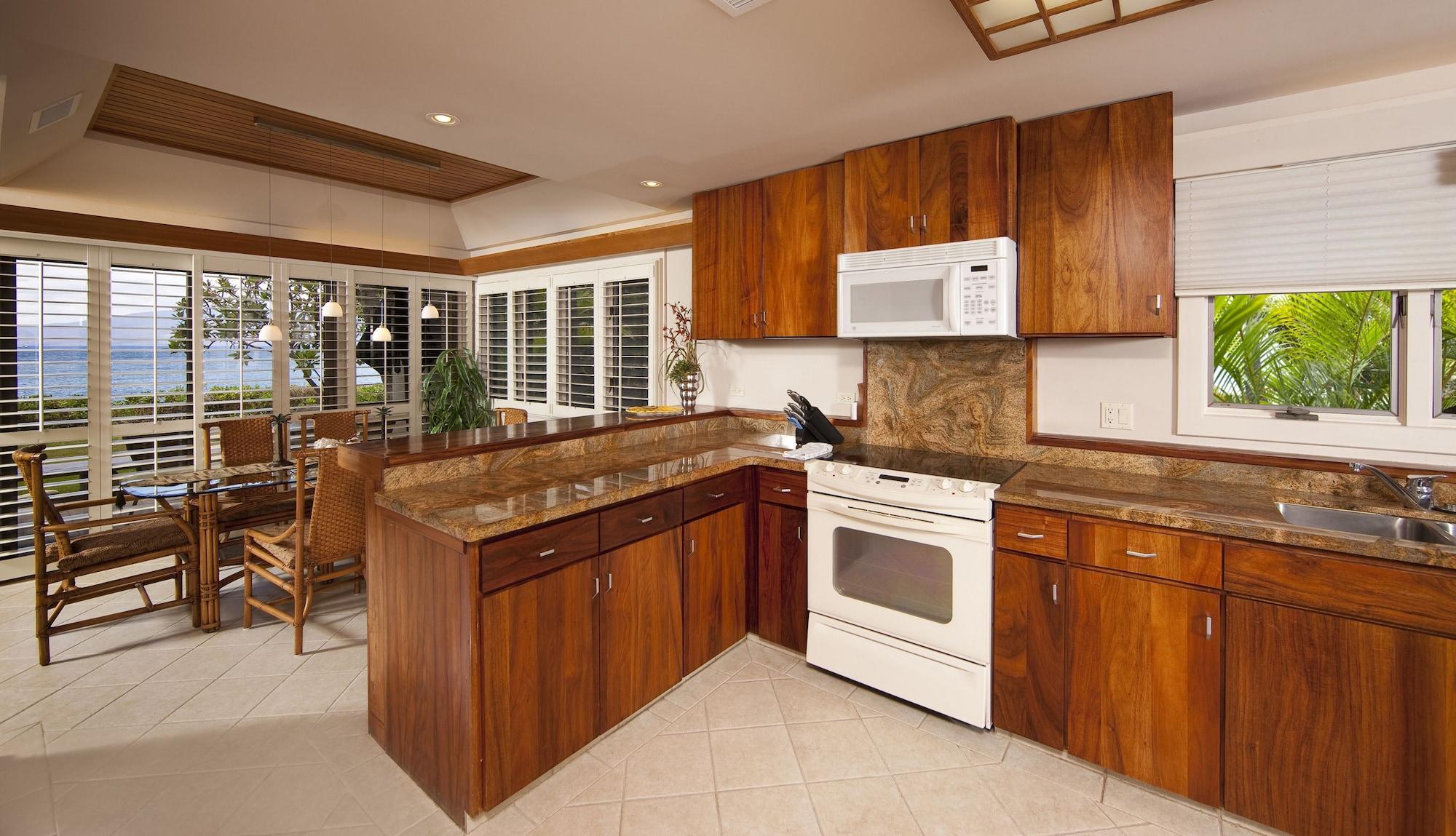 Puunoa Beach Estates, A Destination By Hyatt Residence Lahaina Exterior photo